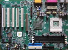 Mainboards Lenovo QDI KinetiZ 7B K7V8363 1.0  Z1.2  A (462) neueres bios:11/30/2001...